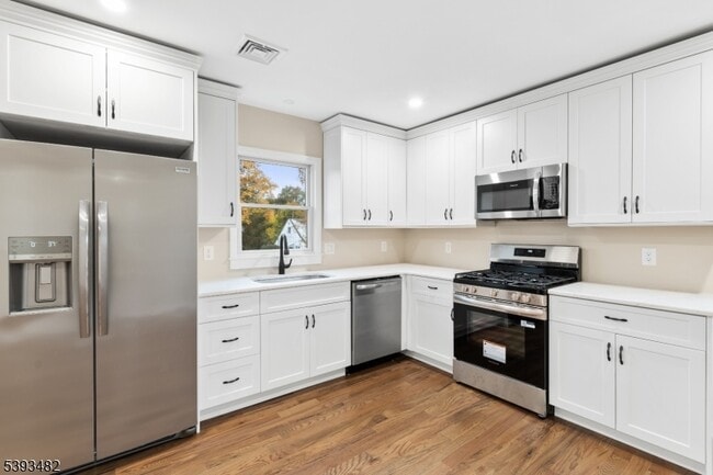 Photo - 937 Ringwood Ave