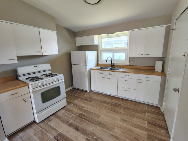 Photo - 1901 Montague St Unit 1