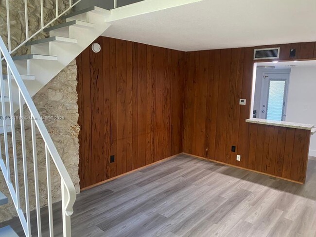 Building Photo - 24 Calabria Ave Unit 10