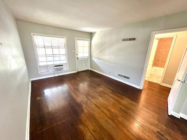 Photo - 2431 Cincinnati Av Unidad 1