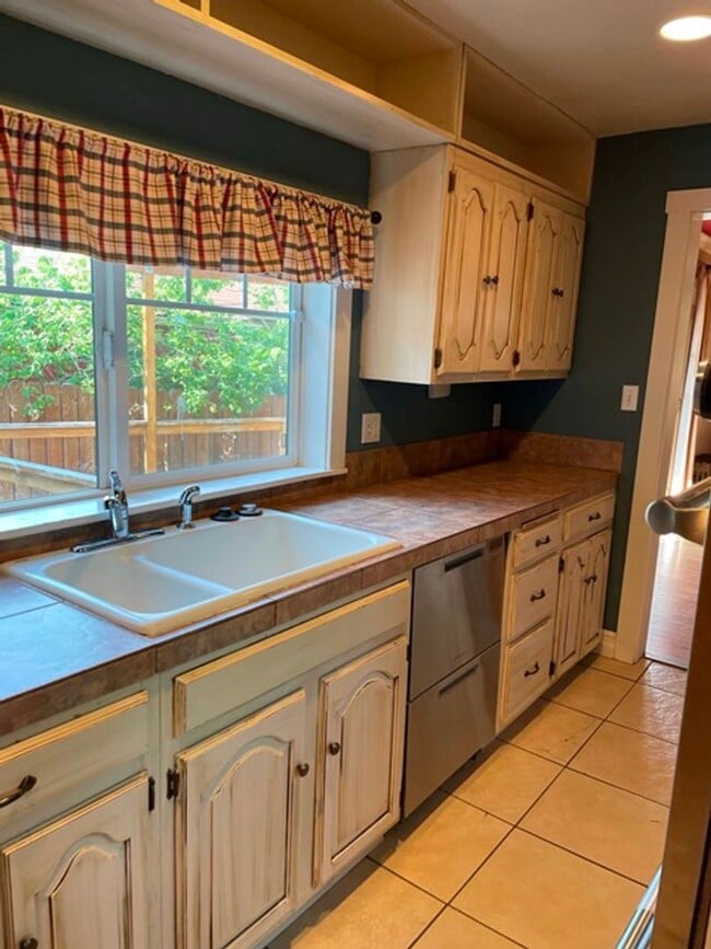 Super Cute Geothermal Home House Rental in Klamath Falls, OR