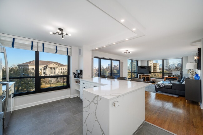 Photo - 2020 N Lincoln Park W Unit 3G