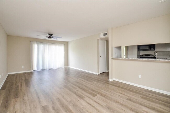 Photo - 3075 Walnut Bend Ln Unit 23