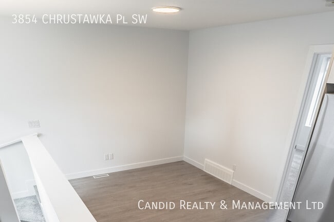 Photo - ABOVE GARAGE GARDEN SUITE IN CHAPPELLE