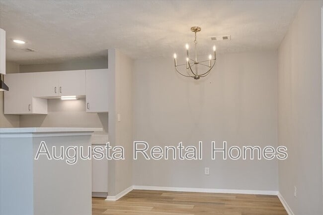 Photo - 2515 Ctr W Pkwy