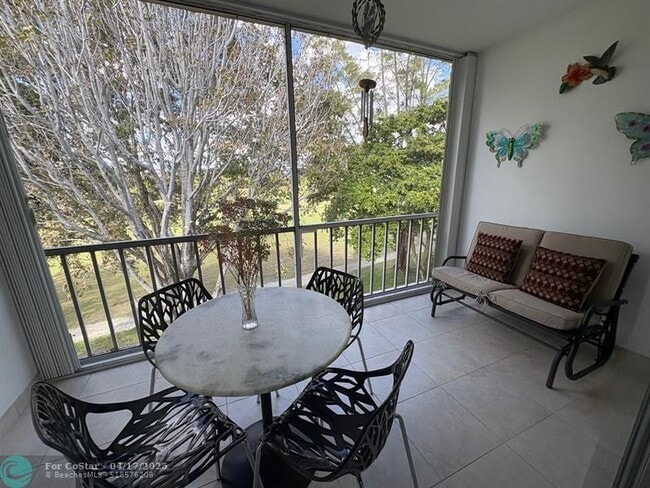 Photo - 1055 Country Club Dr Unit 404