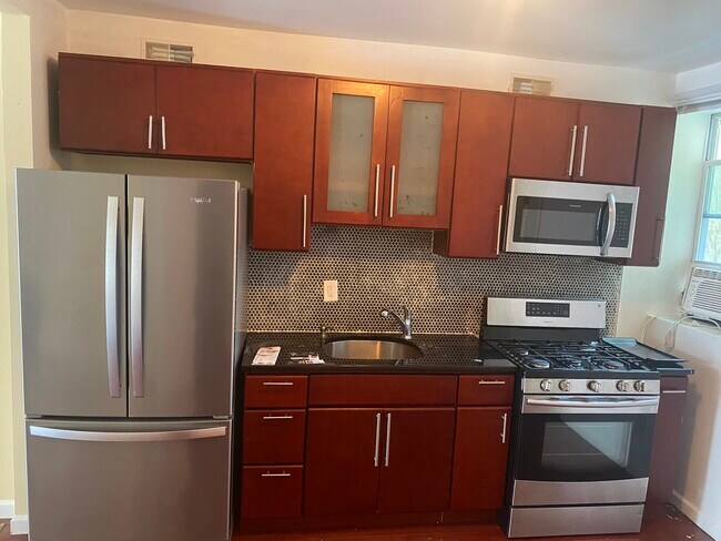 Photo - 5629 Malcolm St