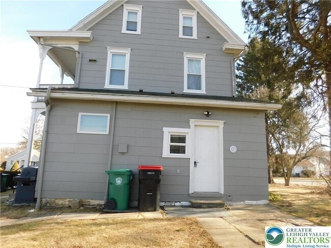 Photo - 300 S 9th St