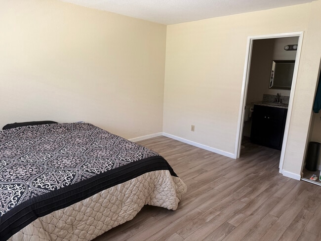 Photo - 1612 Carmel Cir E Unit 3 BR w Bonus BDRM n Loft