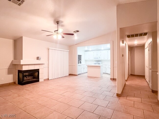 Photo - 5532 Great Divide St