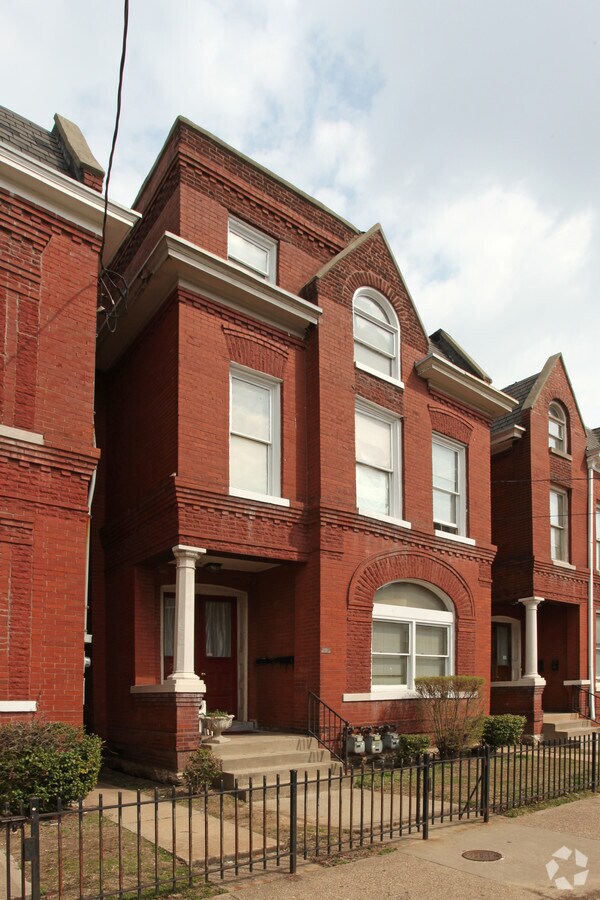 Photo - 213 W Hill St