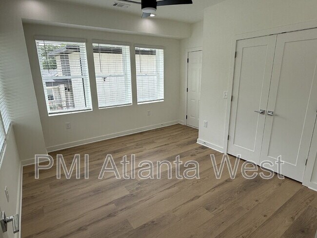 Photo - 750 Cascade Pl SW Unidad 5