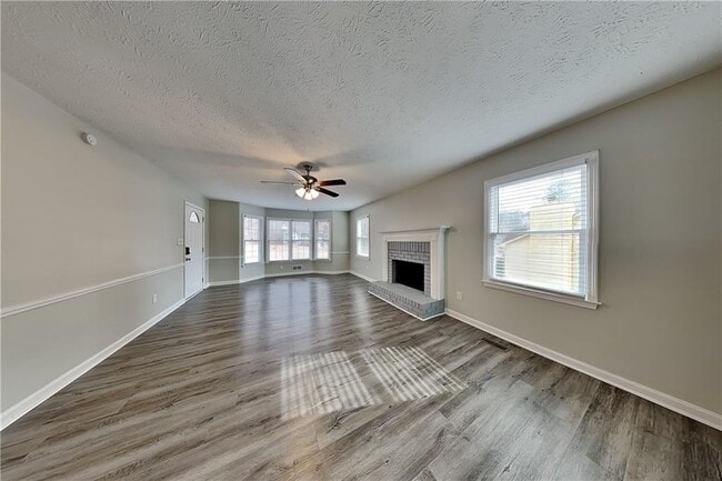 Photo - 351 Robin Hood Dr