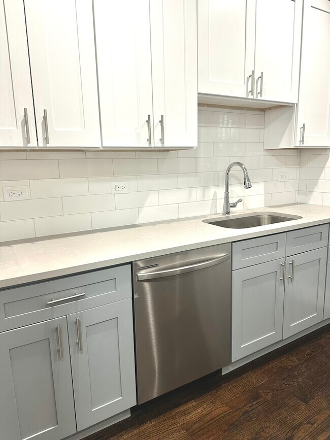 Photo - 1214 W Rosemont Ave Unit 1224-1