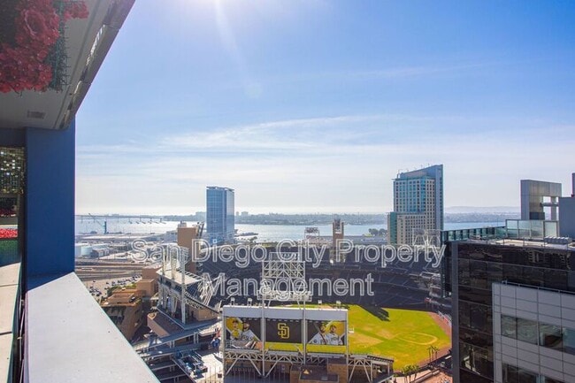 Building Photo - 321 Tenth Ave Unit 2204