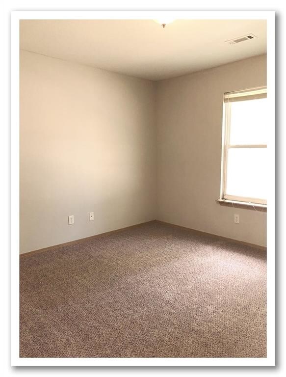 Photo - 807 Maple Dr