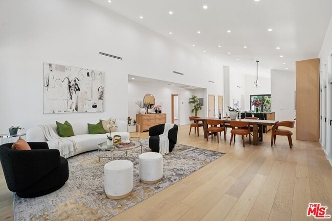 Photo - 4254 Motor Ave