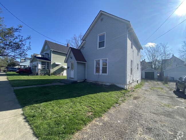 Building Photo - 2325 20th St SW Rental