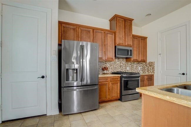 Photo - 28 W Oaks Dr