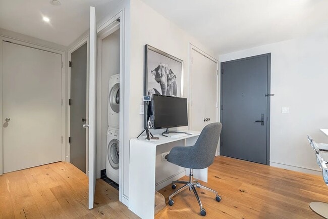 Photo - 540 W 28th St Unit 4J