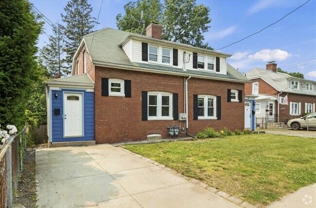 Building Photo - 166 Roger Williams Ave Rental