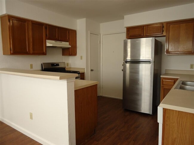 Photo - 811 Crieff Cross Dr