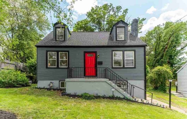 Building Photo - 102 S Huron Dr Rental