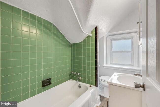 Photo - 158 Montgomery Ave