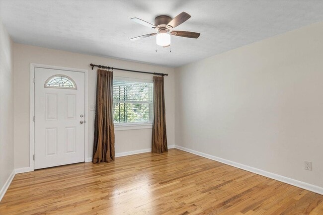 Photo - 219 W 7th Ave