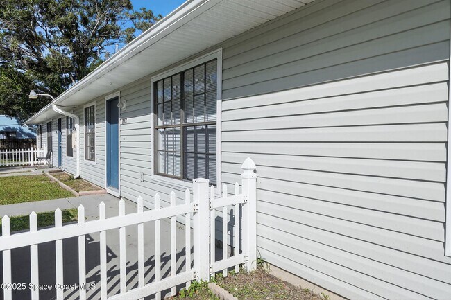 Photo - 410 Thor Ave SE Unidad 103