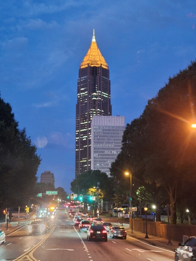 Building Photo - 620 Peachtree St NE Unit 409 Rental