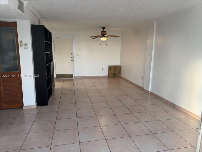 Photo - 7300 Wayne Ave Unidad 514
