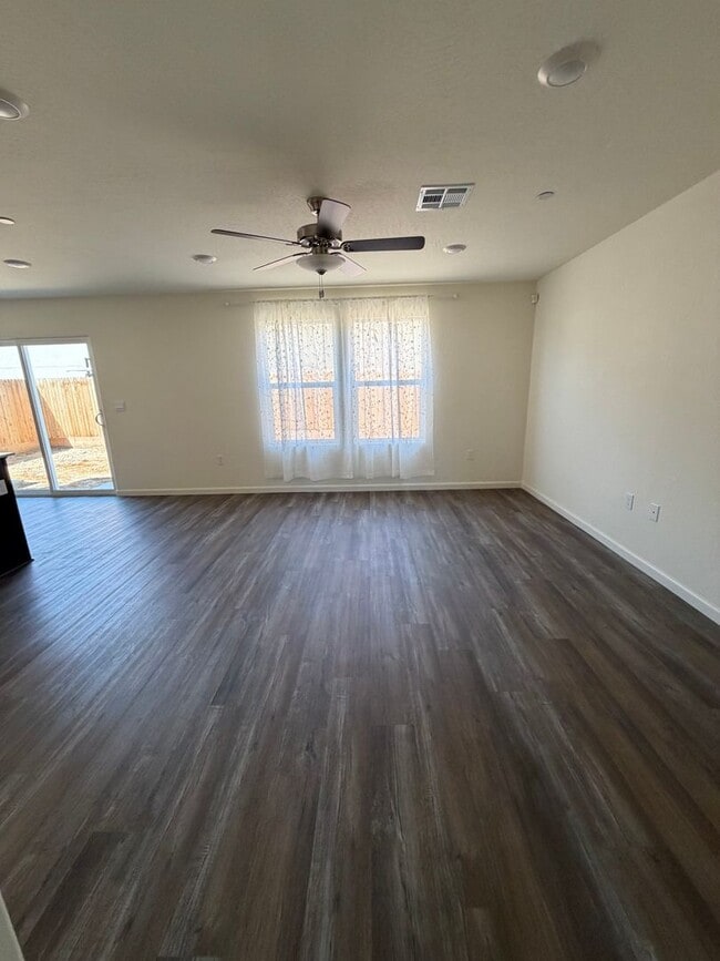 Photo - Beautiful New Home for rent in Tulare!