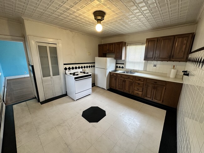 Photo - 74 Otis St Unit 2