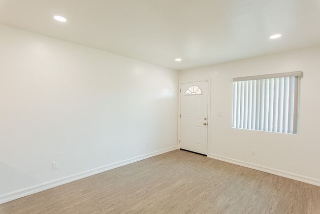 Photo - 462 Davidson St Unit B