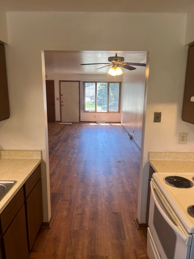 Building Photo - 1325 Camden Way Unit Apt C