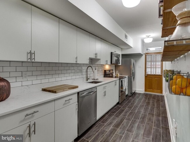 Photo - 1412 A St SE Unit Lincoln Park-Capitol Hill