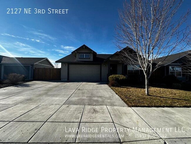 Building Photo - 2127 NE 3rd St