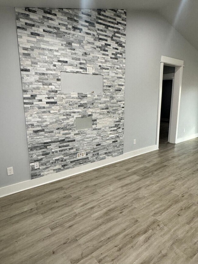 Photo - b9312-1 Unit 9312 Tieton Dr. #B