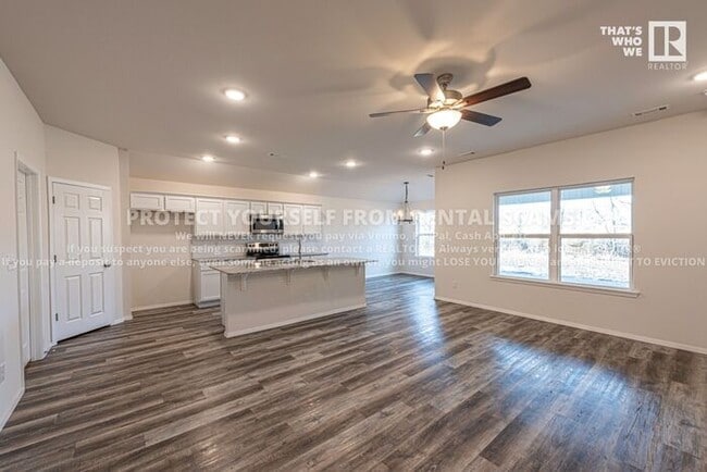 Photo - 916 E Bunting St
