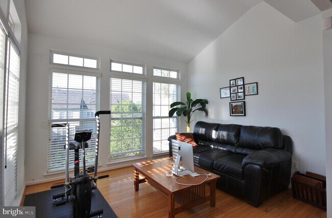 Photo - 10736 Enfield Dr