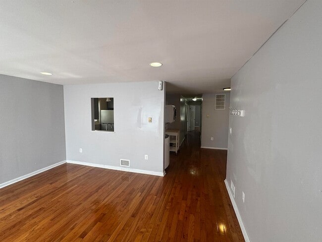 Photo - 12 Bayview Ave Unit 1