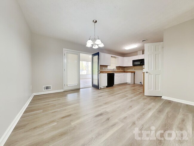 Photo - 3735 Linwood Way