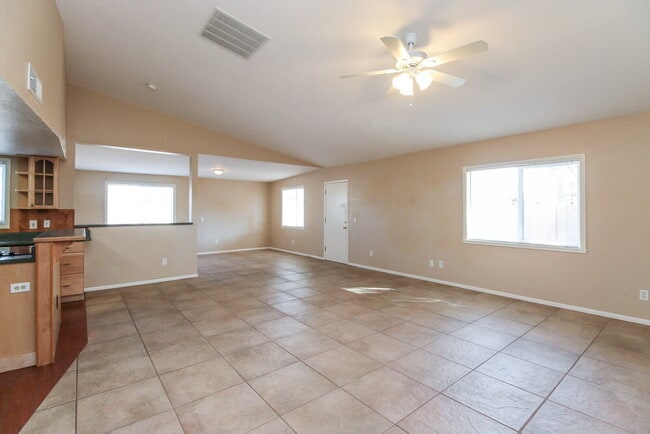 Photo - 119 S Cottonwood St