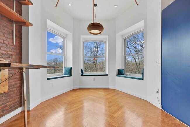 Photo - Serene and Bright ,Well-Appointed  1 bedroom -  Historic Crown Heights North