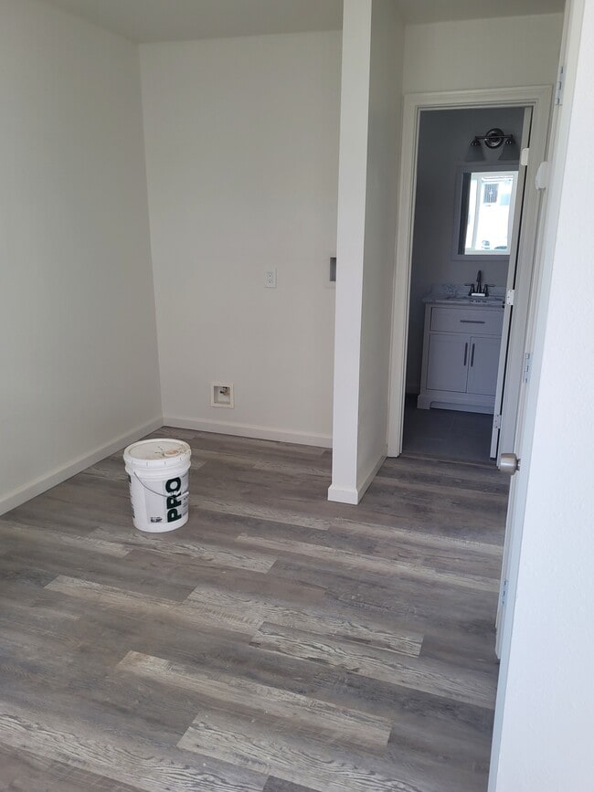 Photo - 15406 Longworth Ave