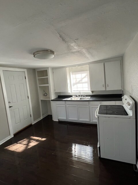 Photo - 115 W Hayes St