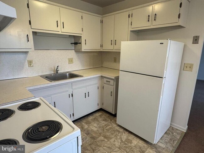 Photo - 3876 Shadywood Dr Unit 12