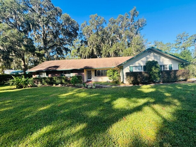 Photo - Forest of Golden Hills 3/2/2 ***Hidden Gem***