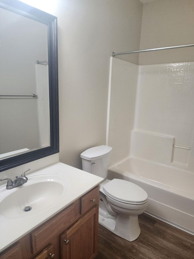 Photo - 190-102 (11) Unit 102-11